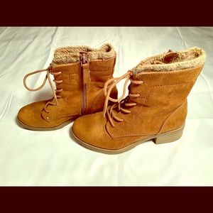 Universal Thread Combat Boots